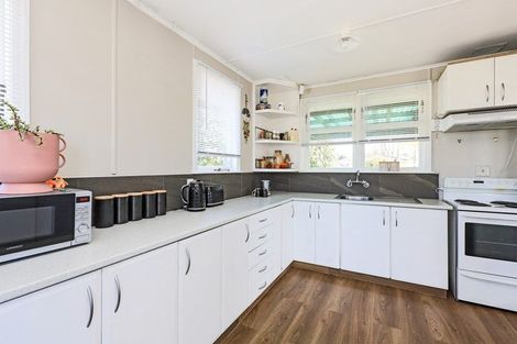 Photo of property in 75 Lipscombe Crescent, Havelock North, 4130