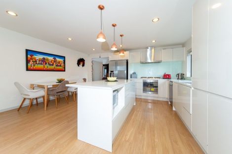 Photo of property in 16a Waione Avenue, Te Atatu Peninsula, Auckland, 0610