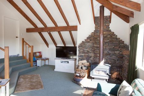 Photo of property in 1 Burnett Place, Lake Tekapo, 7999