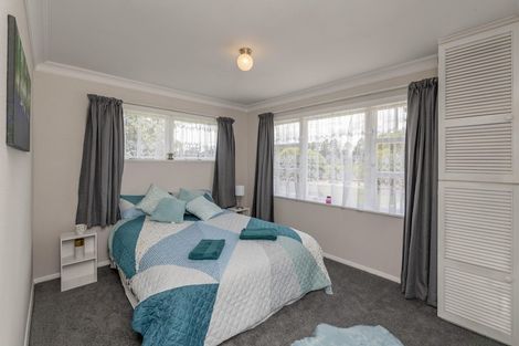 Photo of property in 335 Kawiu Road, Levin, 5510