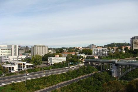 Photo of property in Empire Apartments, 1327/21 Whitaker Place, Grafton, Auckland, 1010