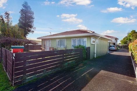 Photo of property in 1/47 Flanshaw Road, Te Atatu South, Auckland, 0610
