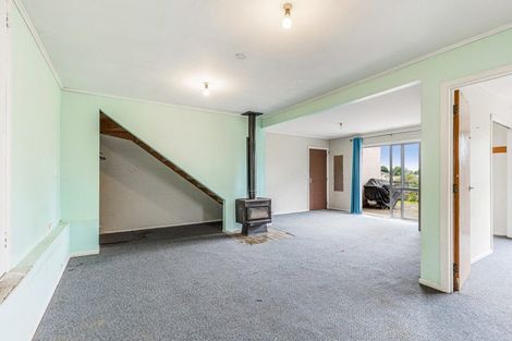 Photo of property in 19 Lydford Place, Glendene, Auckland, 0602