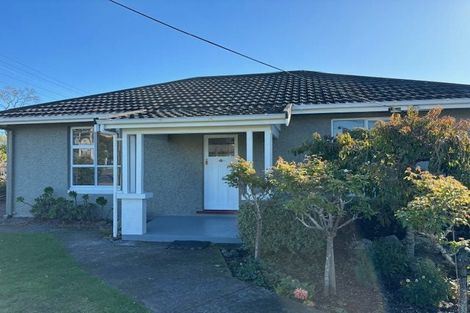 Photo of property in 18 Queens Road, Glen Avon, New Plymouth, 4312