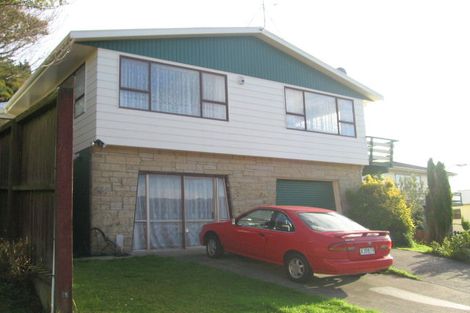 Photo of property in 18 Katarina Grove, Tawa, Wellington, 5028
