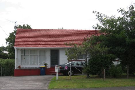 Photo of property in 1/43 Aeroview Drive, Beach Haven, Auckland, 0626
