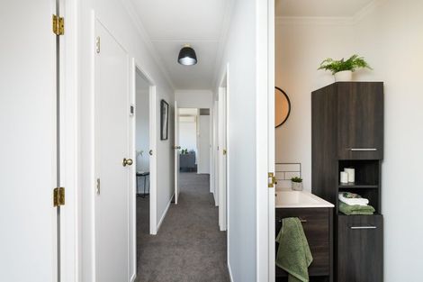 Photo of property in 2 Coromandel Court, Roslyn, Palmerston North, 4414