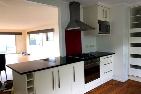 Photo of property in 1099 Whangaparaoa Road, Tindalls Beach, Whangaparaoa, 0930