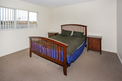 Photo of property in 122 Popokatea Drive, Takanini, 2112