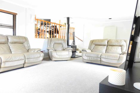 Photo of property in 29 Cairngorm Place, Highland Park, Auckland, 2010