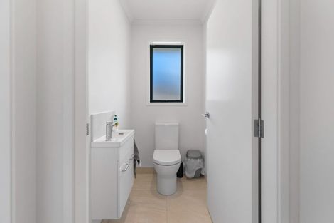 Photo of property in 9 Te Piriti Road, One Tree Point, 0118