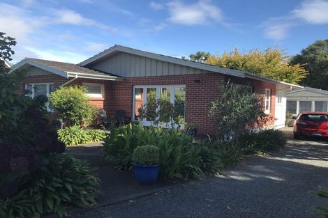 Photo of property in 26 Walton Avenue, Waikanae, 5036