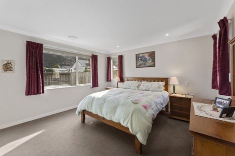 Photo of property in 14 Sun Valley Way, Wainuiomata, Lower Hutt, 5014