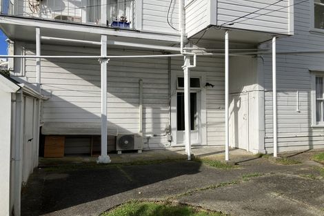 Photo of property in 2/25 Clifton Terrace, Kelburn, Wellington, 6012