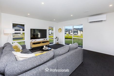 Photo of property in 12 Salisbury Crescent, Wallaceville, Upper Hutt, 5018