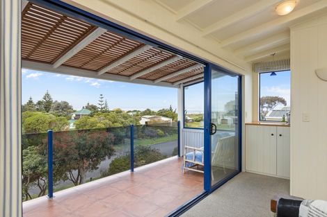 Photo of property in 14 Tamarisk Drive, Riversdale Beach, Masterton, 5872