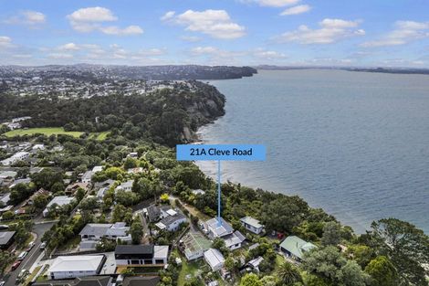 Photo of property in 21a Cleve Road, Green Bay, Auckland, 0604
