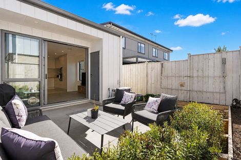 Photo of property in 20 Orona Place, Takanini, 2112