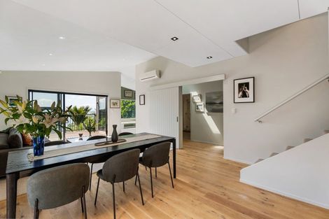 Photo of property in 64 Otitori Bay Road, Titirangi, Auckland, 0604