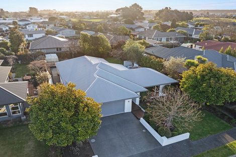 Photo of property in 32 Rue De La Mare, Parklands, Christchurch, 8083