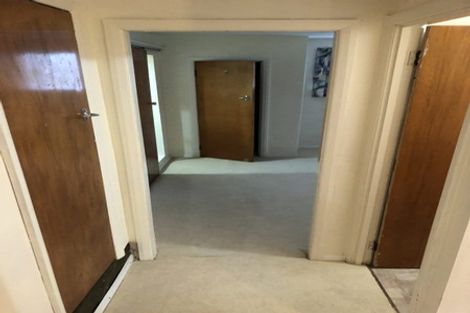 Photo of property in 32a Bancroft Terrace, Newlands, Wellington, 6037