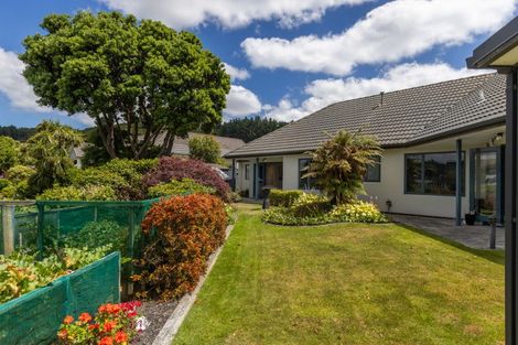Photo of property in 6 Mariners Way, Whitby, Porirua, 5024