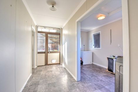 Photo of property in 5 Waverley Street, East Gore, Gore, 9710