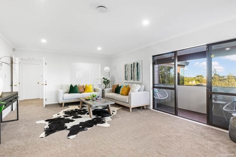 Photo of property in 2/9 Stoneleigh Court, Sunnynook, Auckland, 0632