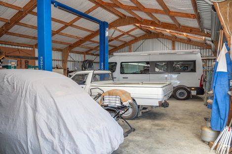 Photo of property in 39 Seaview Road, Cable Bay, 0420