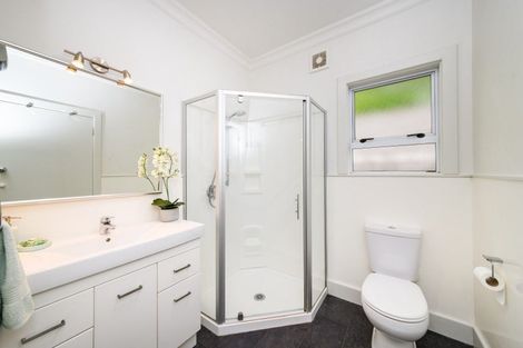 Photo of property in 4 Awatea Terrace, Hokowhitu, Palmerston North, 4410