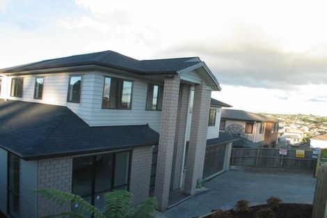 Photo of property in 14 Namsan Close, Fairview Heights, Auckland, 0632