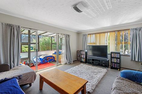 Photo of property in 40 Highland Place, Avonhead, Christchurch, 8042