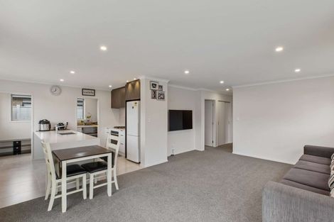 Photo of property in 49 Couldrey Crescent, Red Beach, 0932