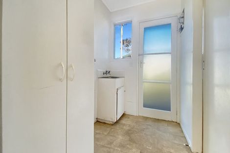 Photo of property in 12 Claverdon Drive, Massey, Auckland, 0614
