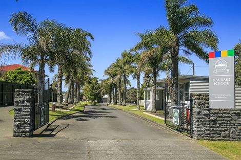 Photo of property in 2/53 Francis Street, Hauraki, Auckland, 0622