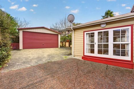Photo of property in 60 Makora Road, Massey, Auckland, 0614