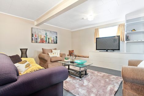 Photo of property in 17 Woodvale Road, Glen Eden, Auckland, 0602