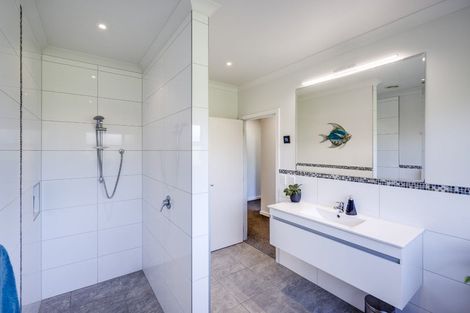 Photo of property in 73 Mcelwee Street, Jervoistown, Napier, 4112