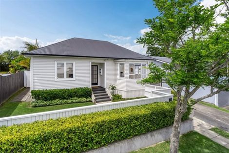 Photo of property in 17 Egremont Street, Belmont, Auckland, 0622