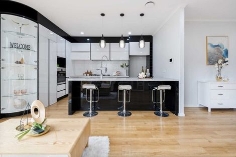 Photo of property in 413 Ormiston Road, Flat Bush, Auckland, 2019