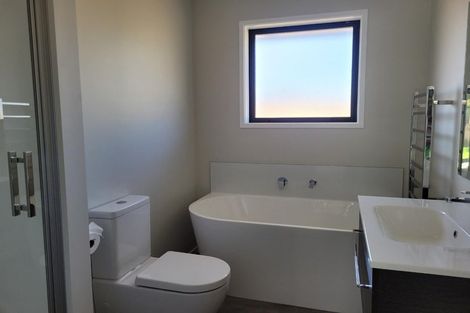 Photo of property in 77 Lincoln Road, Carterton, 5713