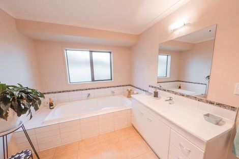 Photo of property in 42 Kupe Drive, Whitianga, 3510