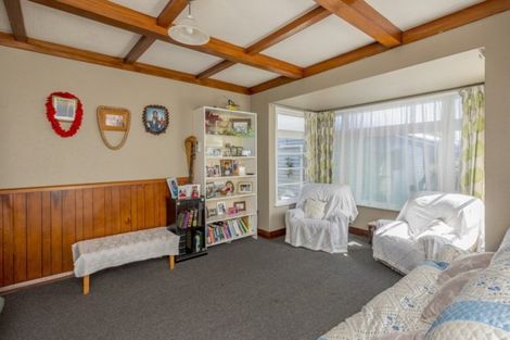 Photo of property in 88 Queenwood Road, Levin, 5510