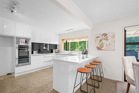 Photo of property in 16 Redlands Grove, Swanson, Auckland, 0612