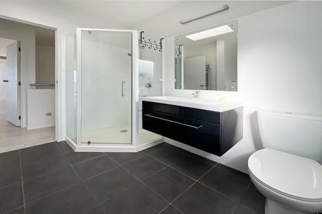 Photo of property in 42 Monarch Avenue, Hillcrest, Auckland, 0627