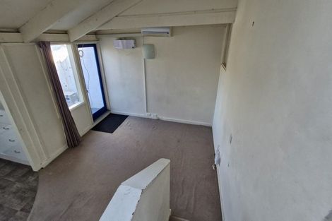 Photo of property in 2/112 Dowse Drive, Maungaraki, Lower Hutt, 5010