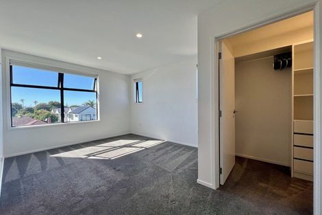Photo of property in 2/59 Neil Avenue, Te Atatu Peninsula, Auckland, 0610