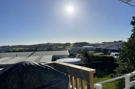 Photo of property in 25 Rishworth Avenue, Stanmore Bay, Whangaparaoa, 0932