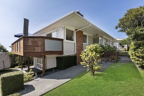 Photo of property in 19 Zion Road, Birkenhead, Auckland, 0626