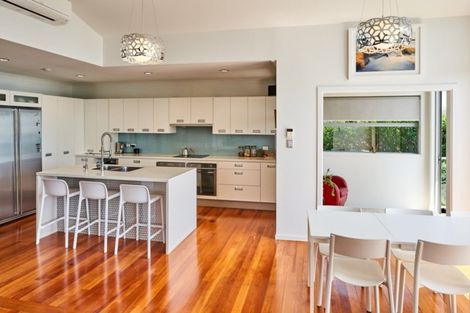 Photo of property in 25 Sunset Parade, Plimmerton, Porirua, 5026